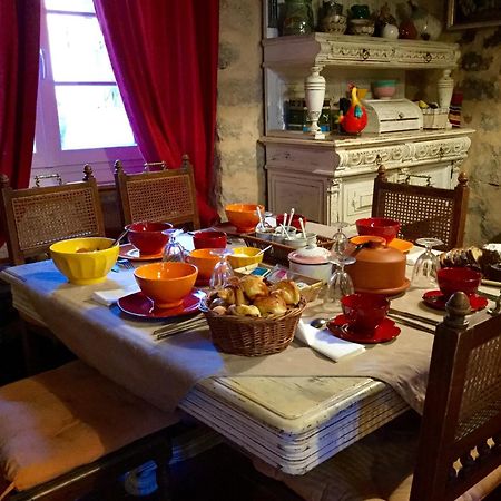 فندق Au Puits De La Fontaine Tavernes المظهر الخارجي الصورة