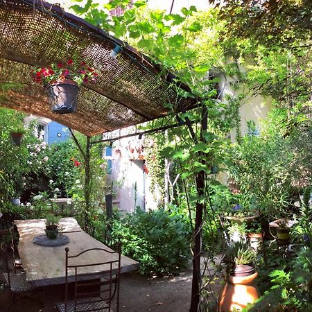 فندق Au Puits De La Fontaine Tavernes المظهر الخارجي الصورة