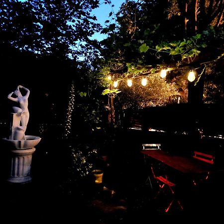 فندق Au Puits De La Fontaine Tavernes المظهر الخارجي الصورة