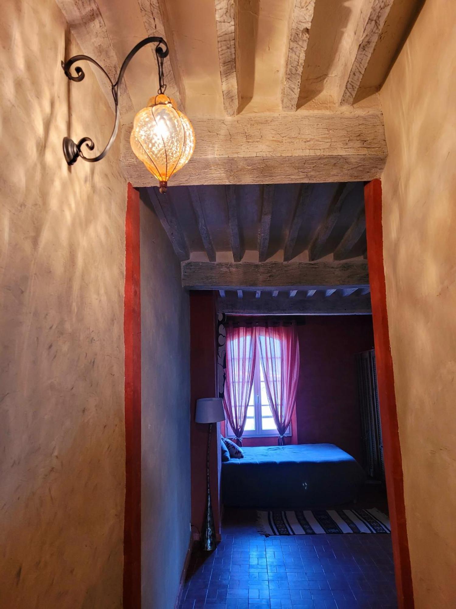 فندق Au Puits De La Fontaine Tavernes الغرفة الصورة