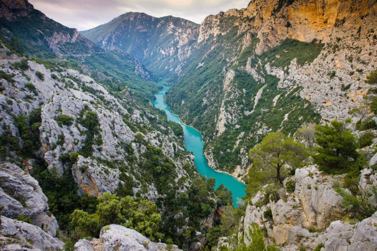 فندق Au Puits De La Fontaine Tavernes المظهر الخارجي الصورة