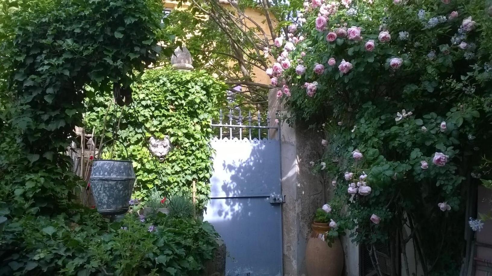 فندق Au Puits De La Fontaine Tavernes المظهر الخارجي الصورة