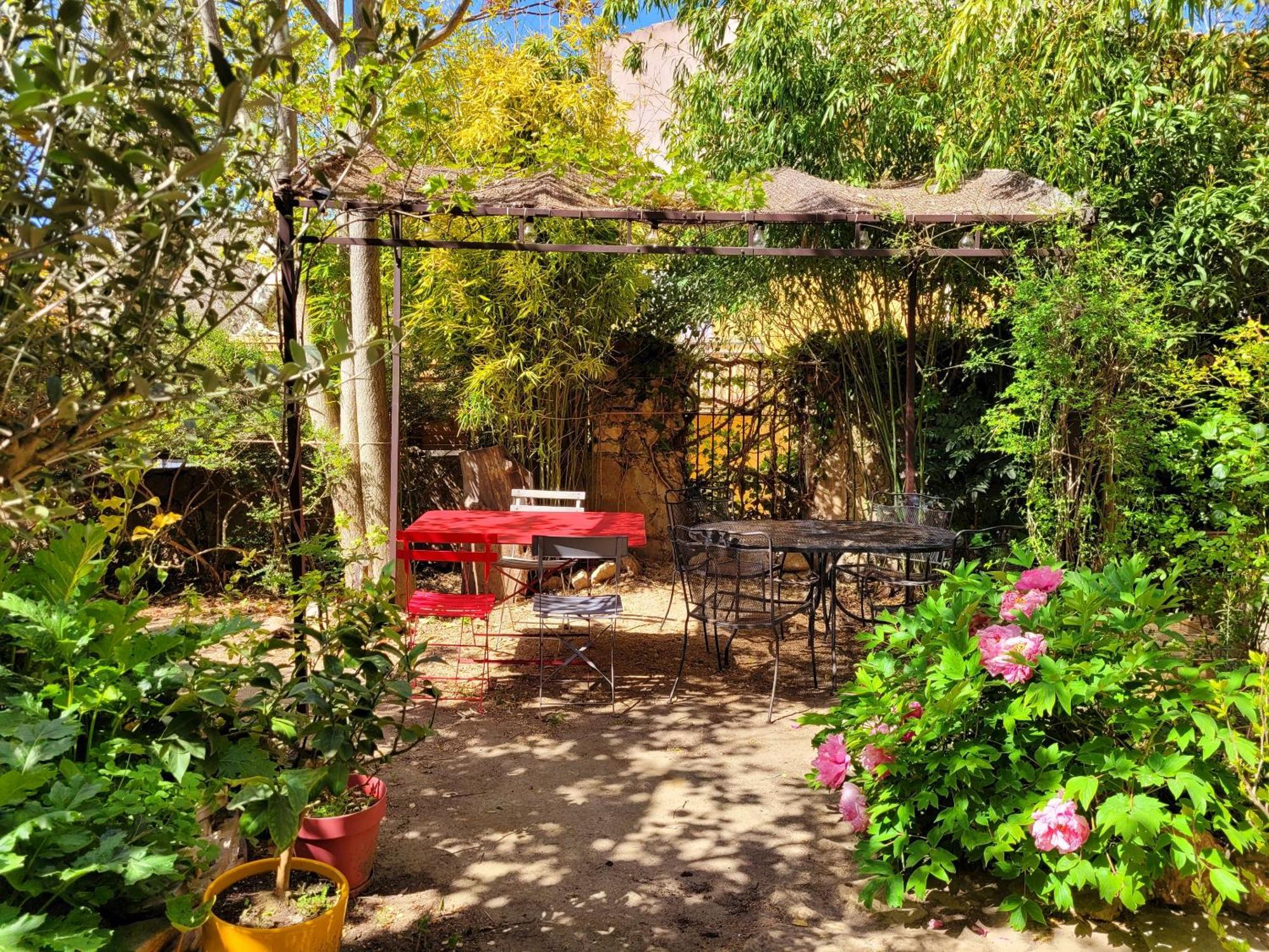 فندق Au Puits De La Fontaine Tavernes المظهر الخارجي الصورة