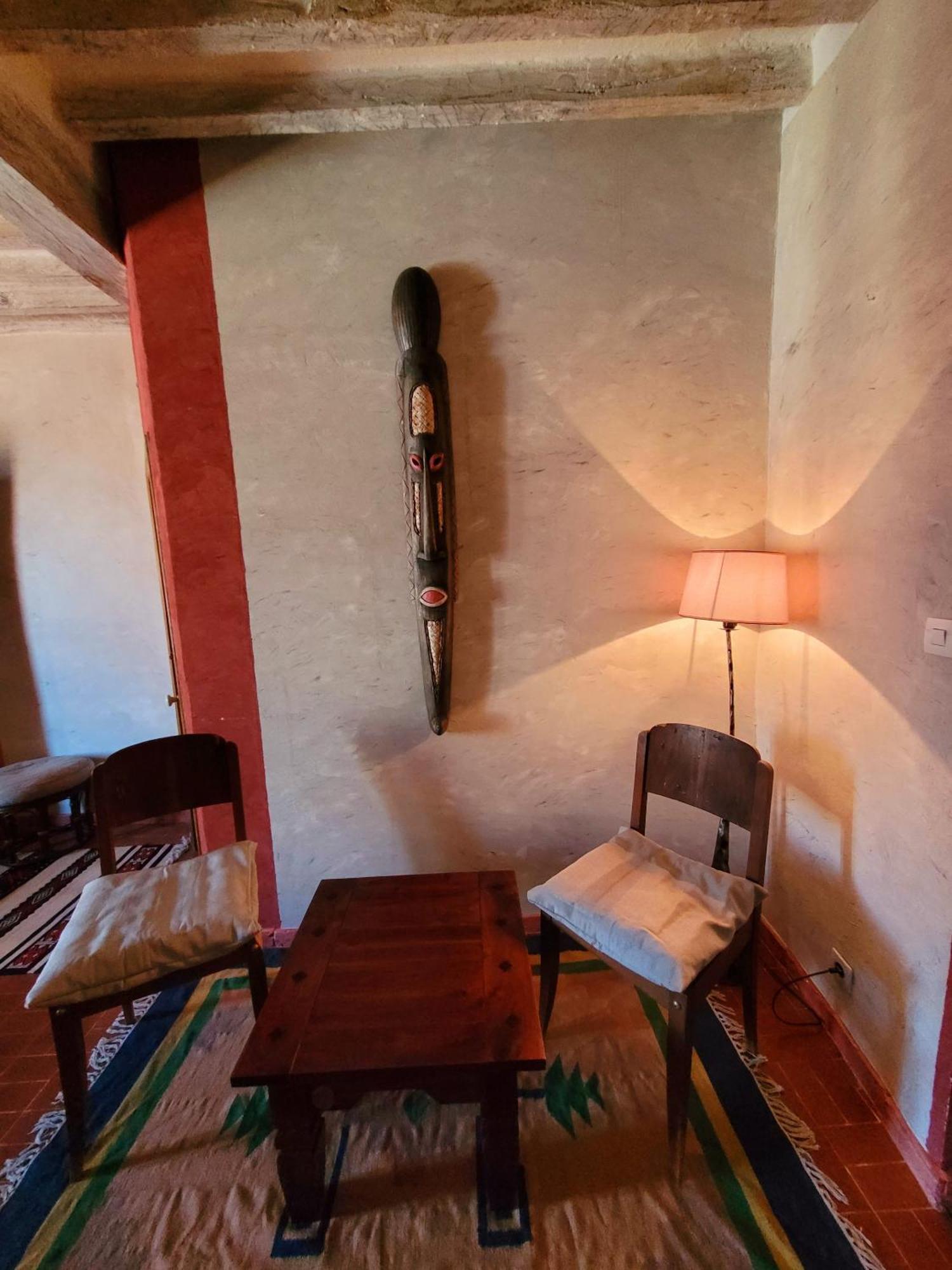 فندق Au Puits De La Fontaine Tavernes الغرفة الصورة