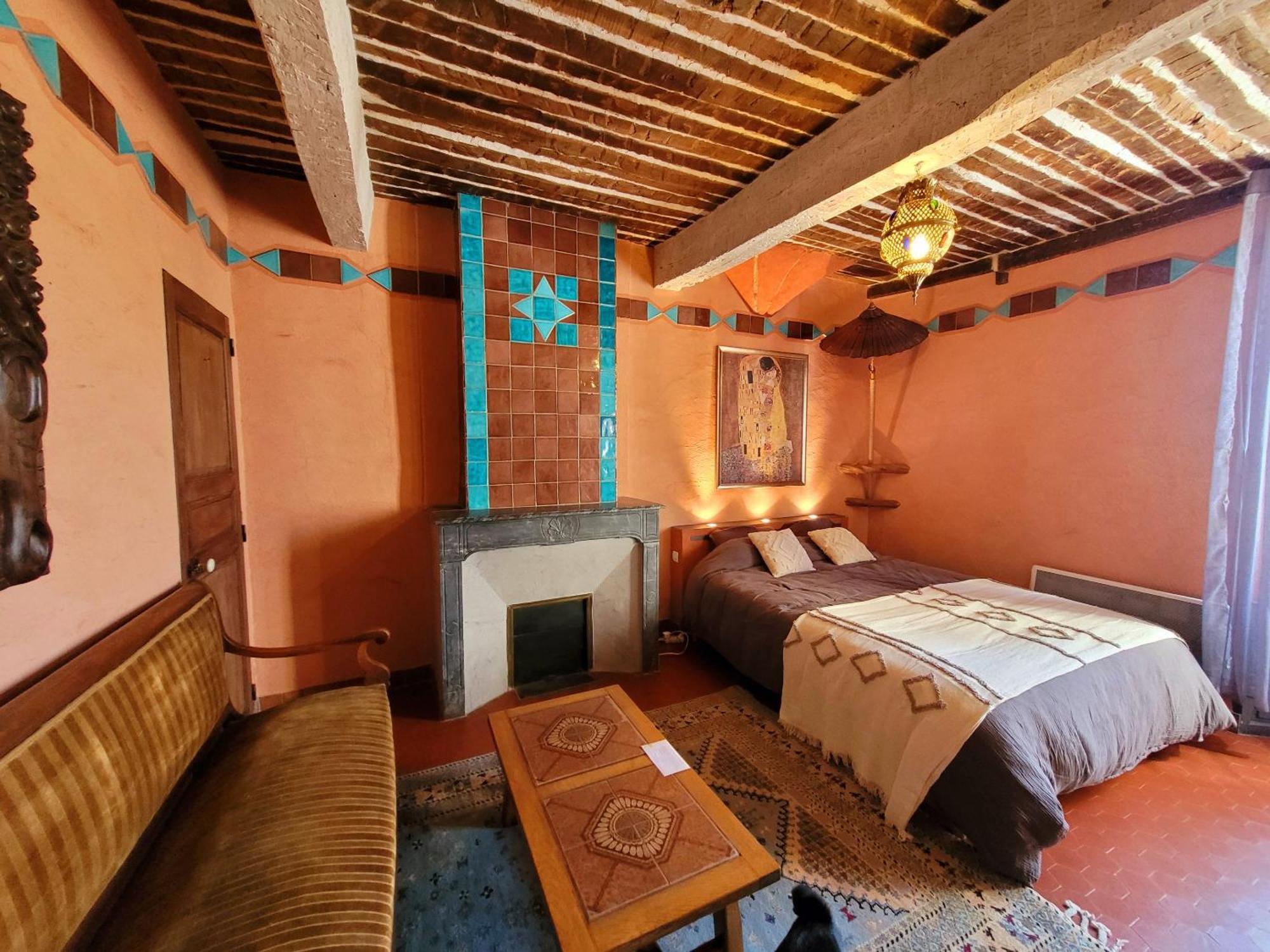 فندق Au Puits De La Fontaine Tavernes الغرفة الصورة