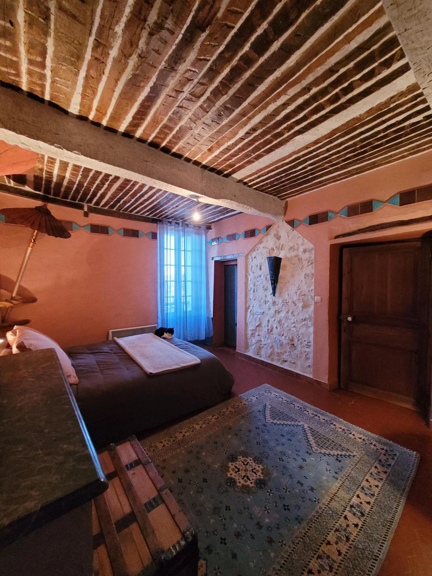 فندق Au Puits De La Fontaine Tavernes الغرفة الصورة